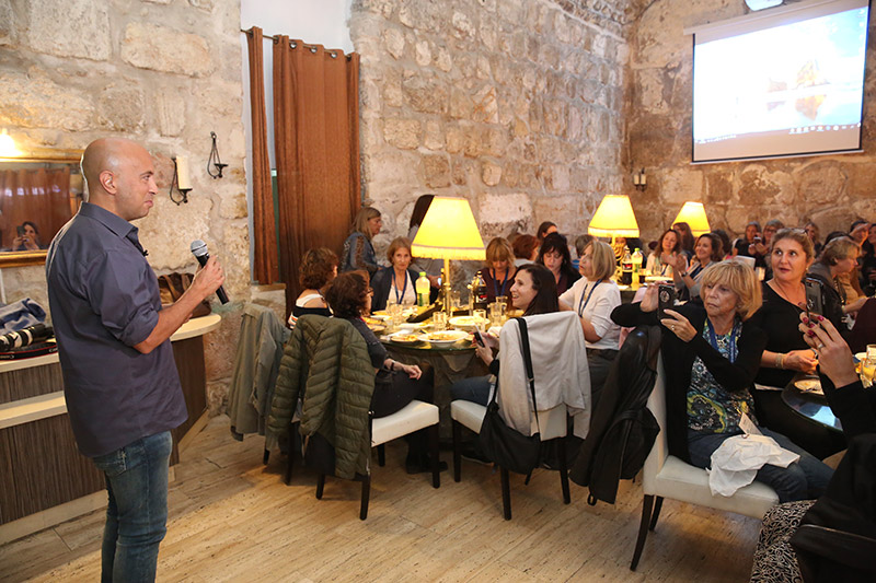 Participants enjoy dinner and an evening with Avi Issacharoff, journalist and co-creator of Fauda