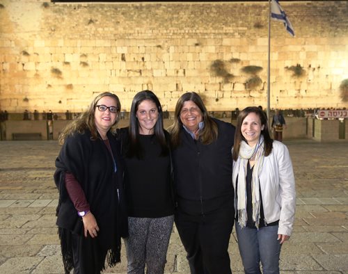 Shira Lewis (far right), stands next to Barbara Hutter, Barbara’s daughter Jessica Hutter and Lauren Kramer in front of the Western Wall